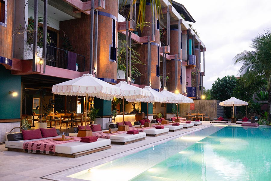 pool-daybed-4